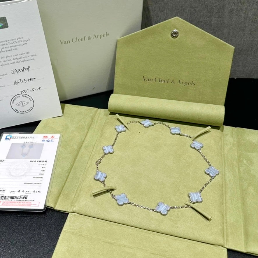 Worldwide Jewelry in the live($)