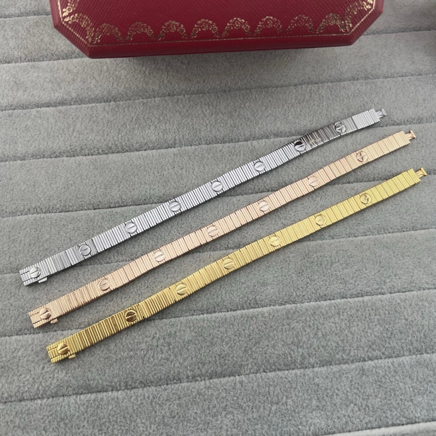 Worldwide Jewelry in the live